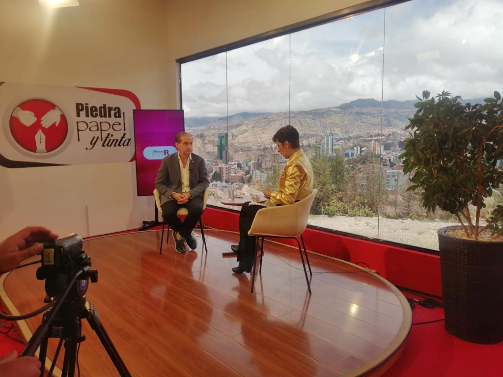 Entrevista con el Dr. Carlos Martín Beristain en el programa Piedra Papel y Tinta